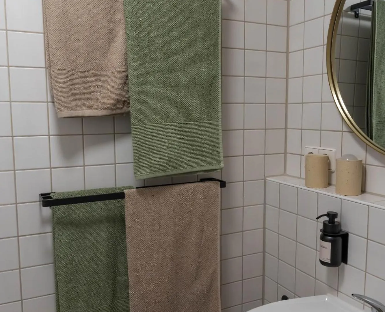 Ferienwohnung In Dresden - Elbnah - Ruhig - Neu - Gut Angebunden - Wifi - Tv -Kostenloses Parken ドイツ