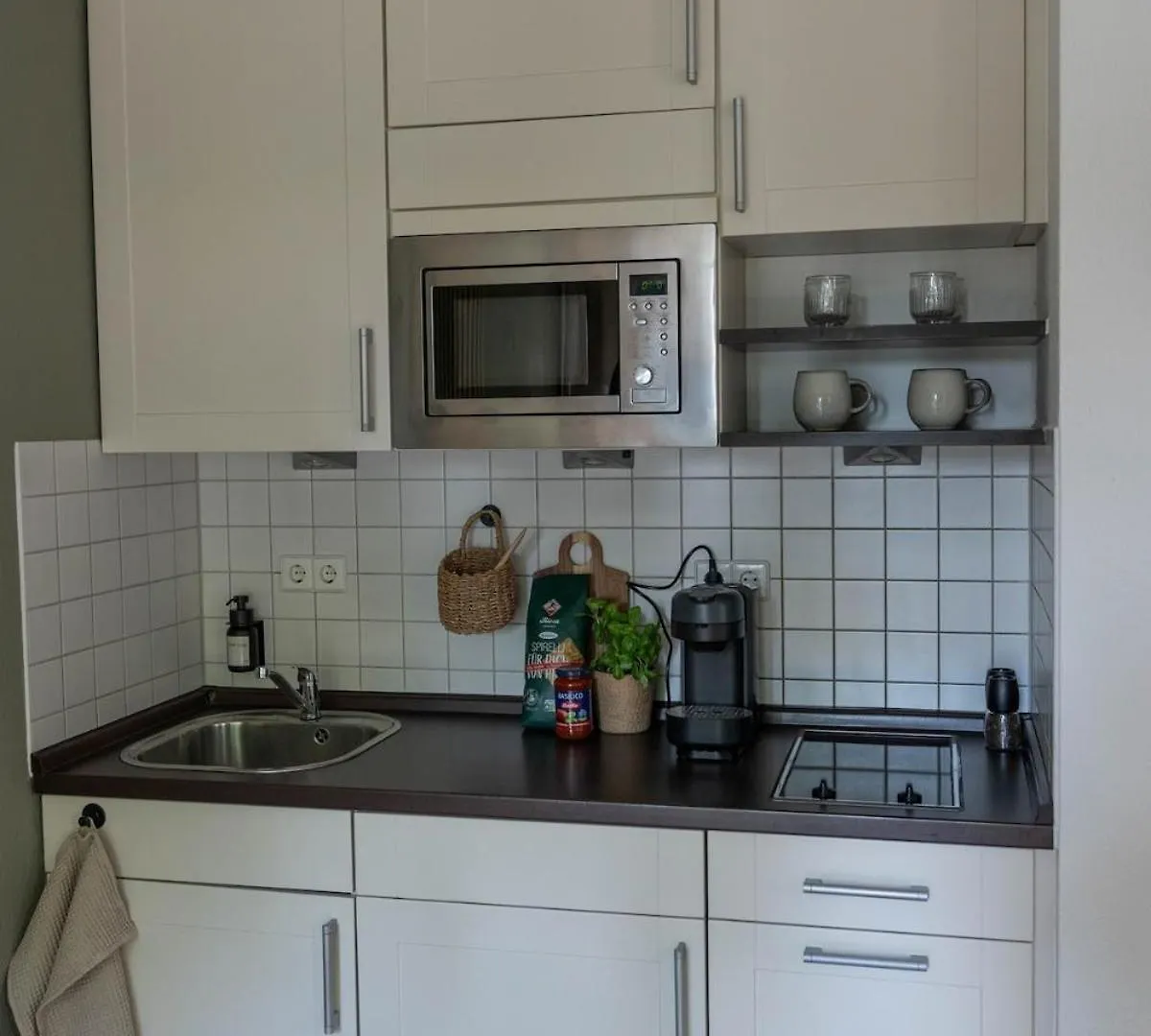 Ferienwohnung In Dresden - Elbnah - Ruhig - Neu - Gut Angebunden - Wifi - Tv -Kostenloses Parken アパート